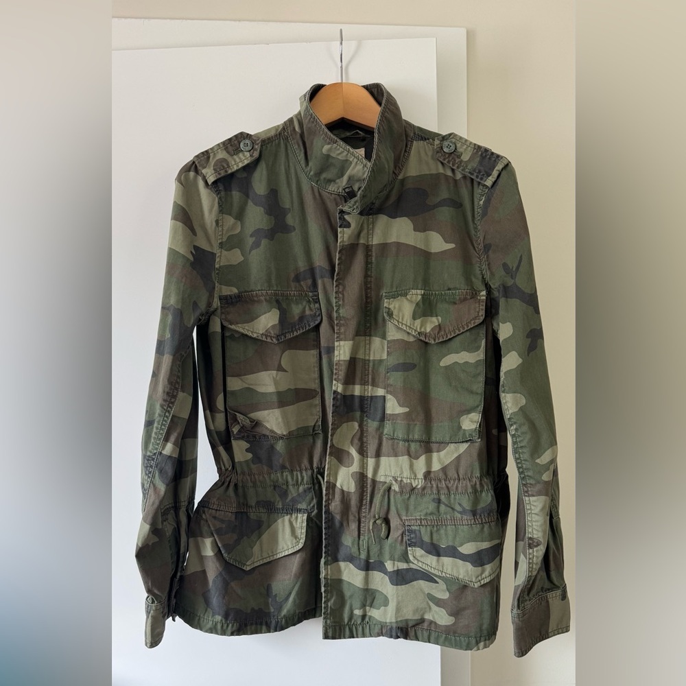 Aritzia TNA Women's Utility Camoflauge Jacket Army Camo Size Medium